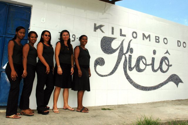 PROGETTO CUCINA KILOMBO A SALVADOR DE BAHIA (BRASILE) RISULTATO DEI LAVORI DOPO IL III e IV  BONIFICO DI EURO 5000