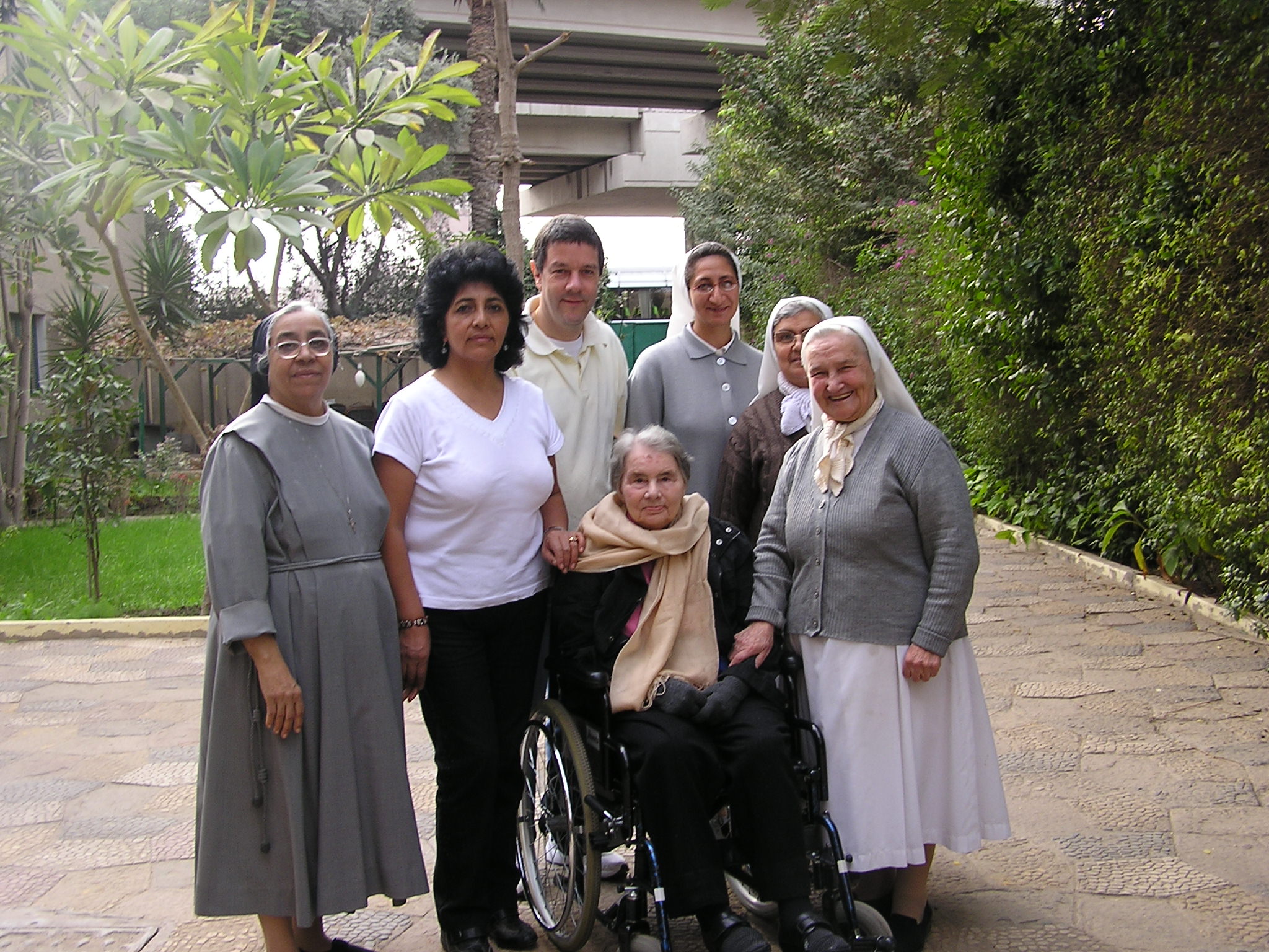 IL CAIRO: SUORE ELISABETTINE TERZIARIE FRANCESCANE, 24-12-2009