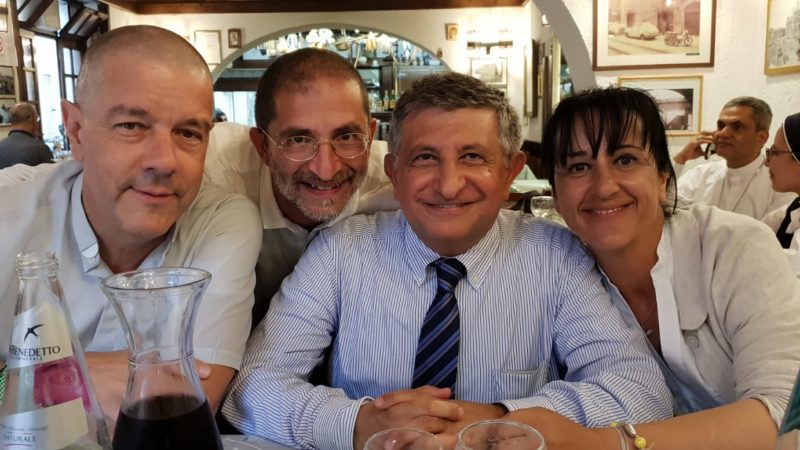 GRECIA E LE ALTRE – UN LIBRO MAGICO CHE COMPIE UN MIRACOLO: DONANO A FONDAZIONE SANTINA 50.000 EURO